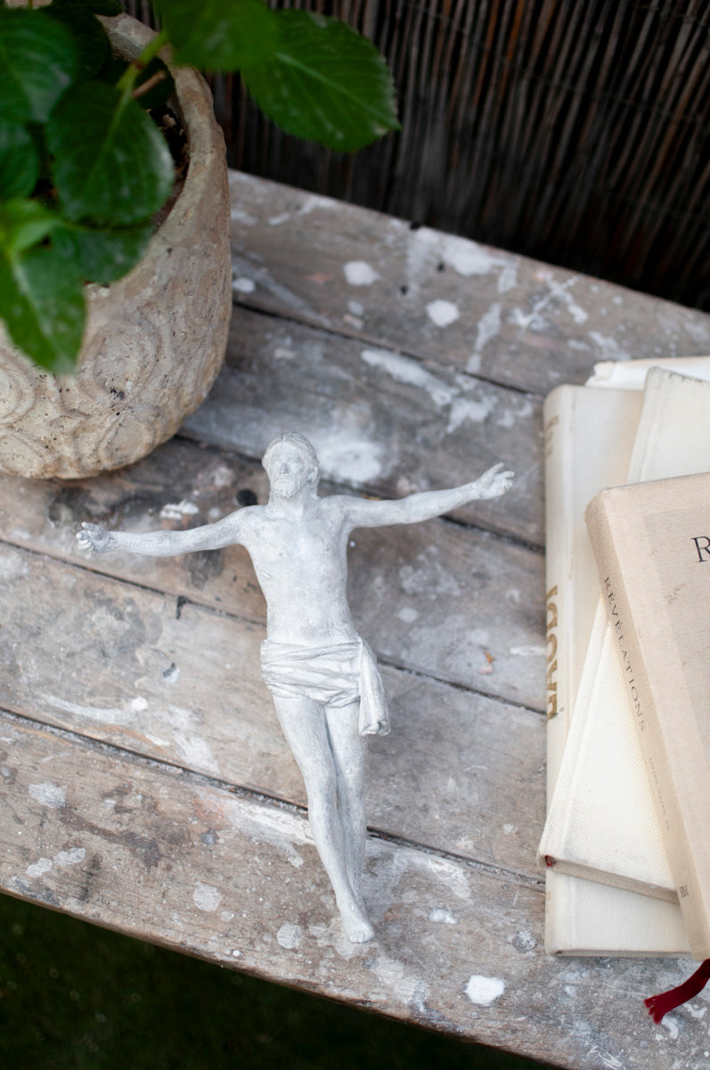 Cristo Resucitado – Escultura Religiosa para Capillas y Hogares
